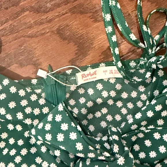Romwe NWT green floral knotted peplum cami, large - Picture 3 of 5